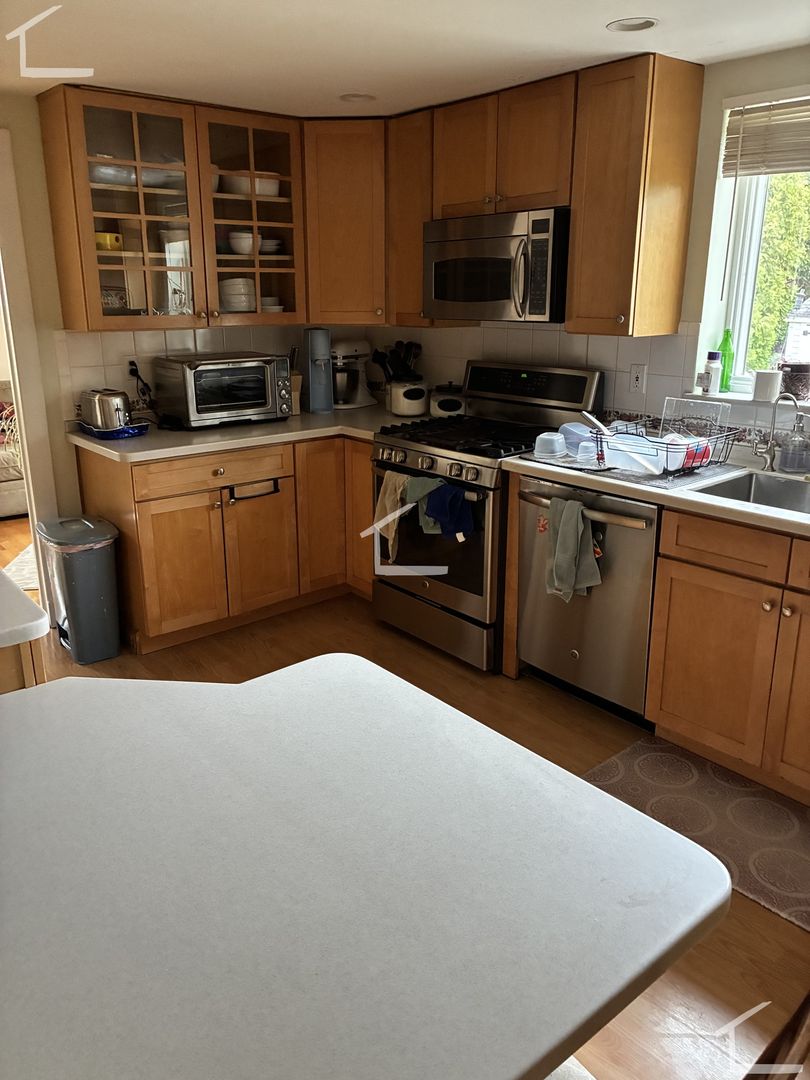 Newton Condo: 72 Fessenden St.,