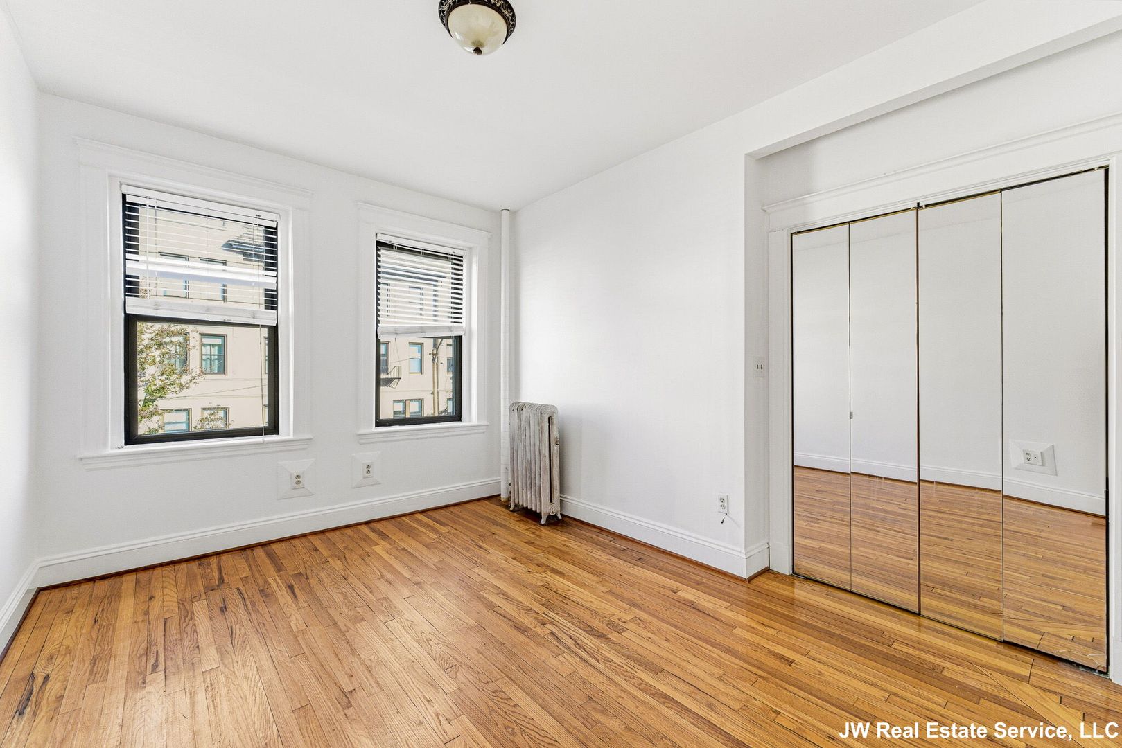 Boston House: 39 Glenville AVe