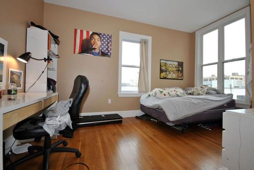 RENOVATED 5 BED/2 BATH WITH CENTRAL AIR NEAR B.U. available 9/1 – photo 1