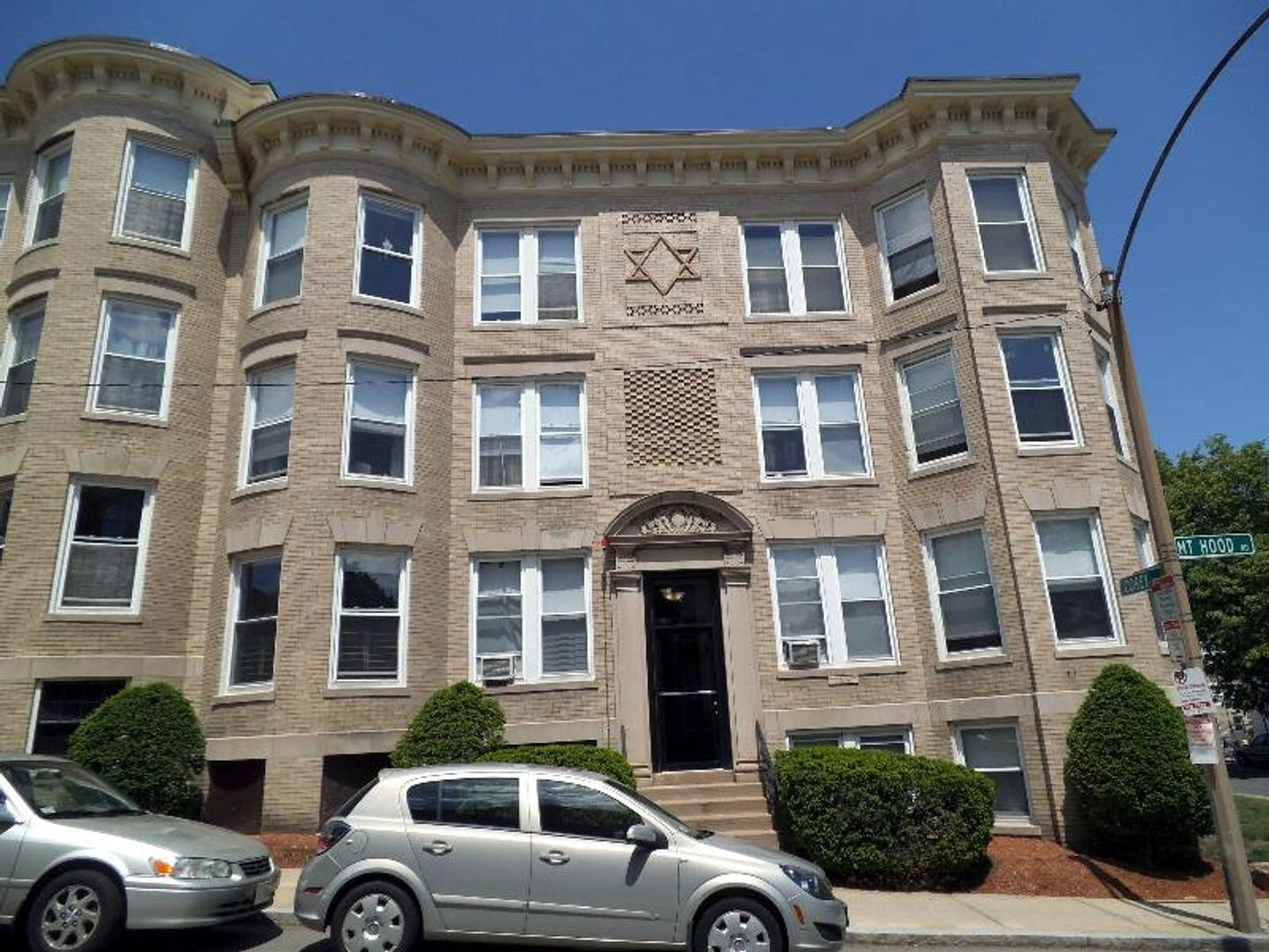 Boston (Brighton) House: 6-11 Mount Hood Rd