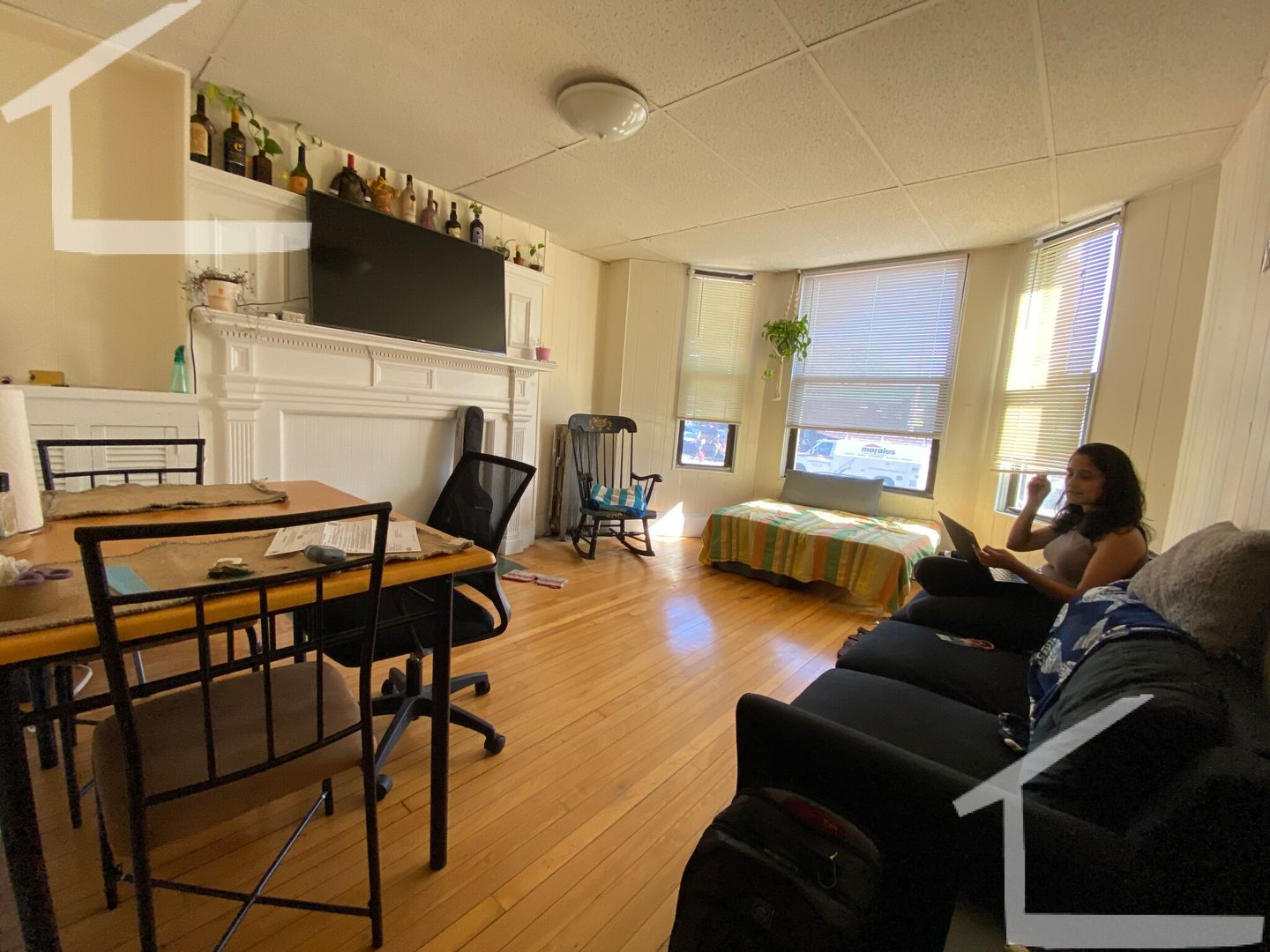 Boston House: 437 Cambridge St.