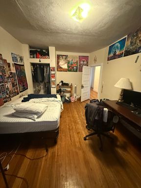 No brokers Fee. Steps from the T Stop, Laundry on a Site – photo 1