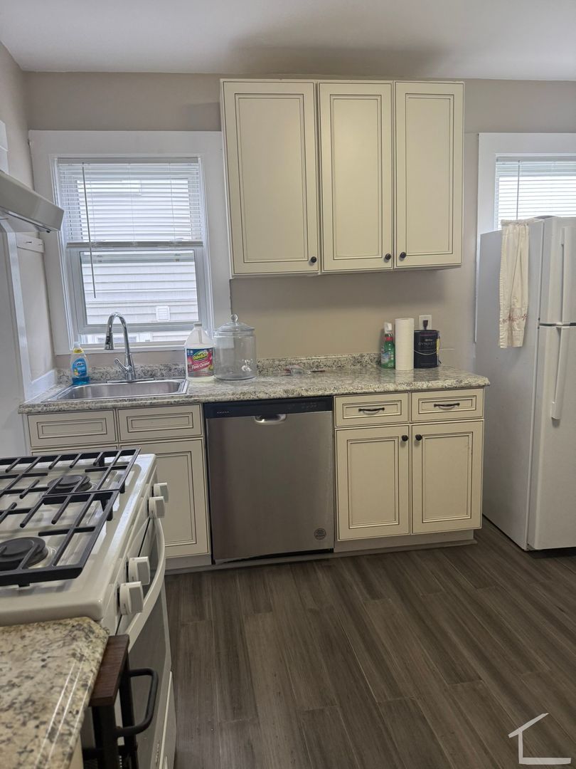 Boston Condo: 32 Matchett St