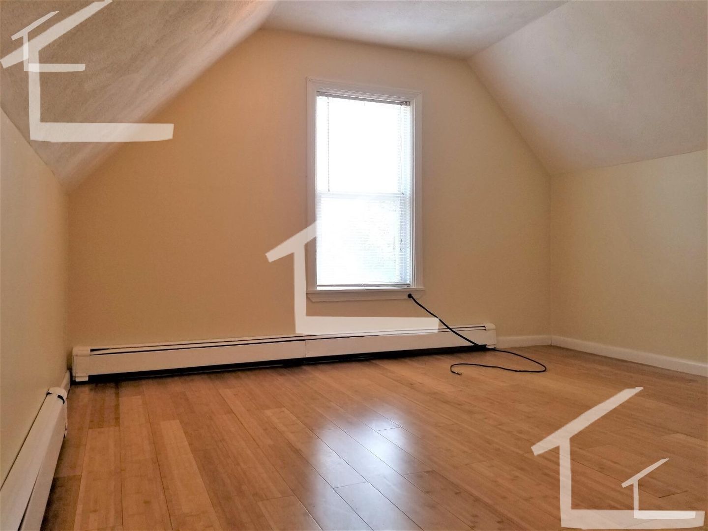 Boston Condo: 36 Pratt st