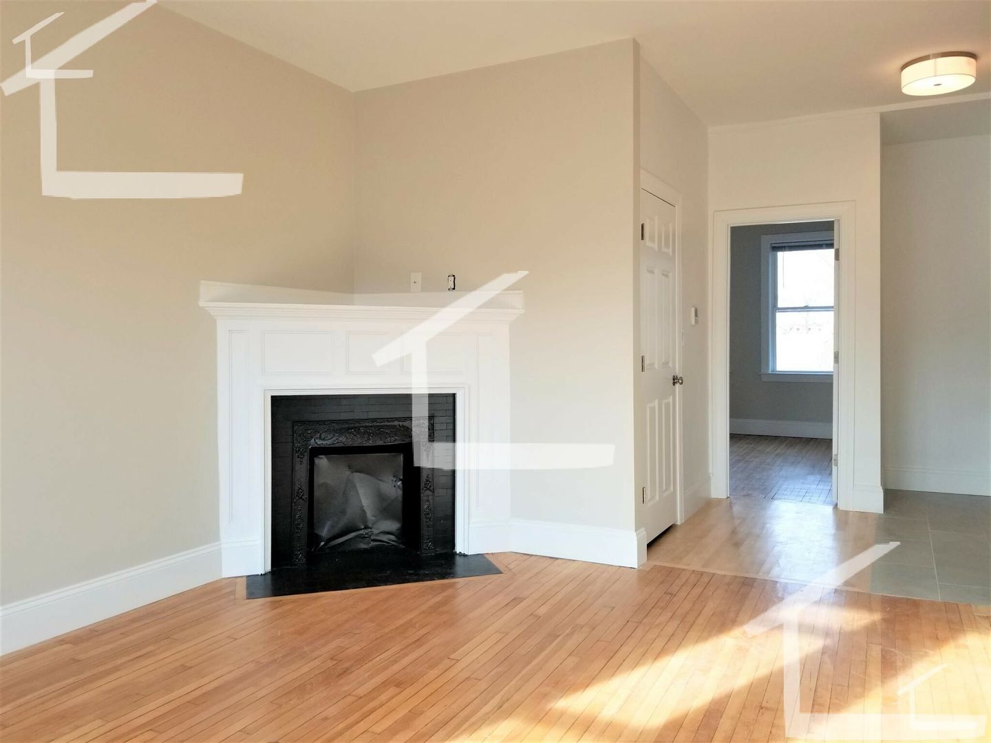 Boston Condo: 13 Gardner St