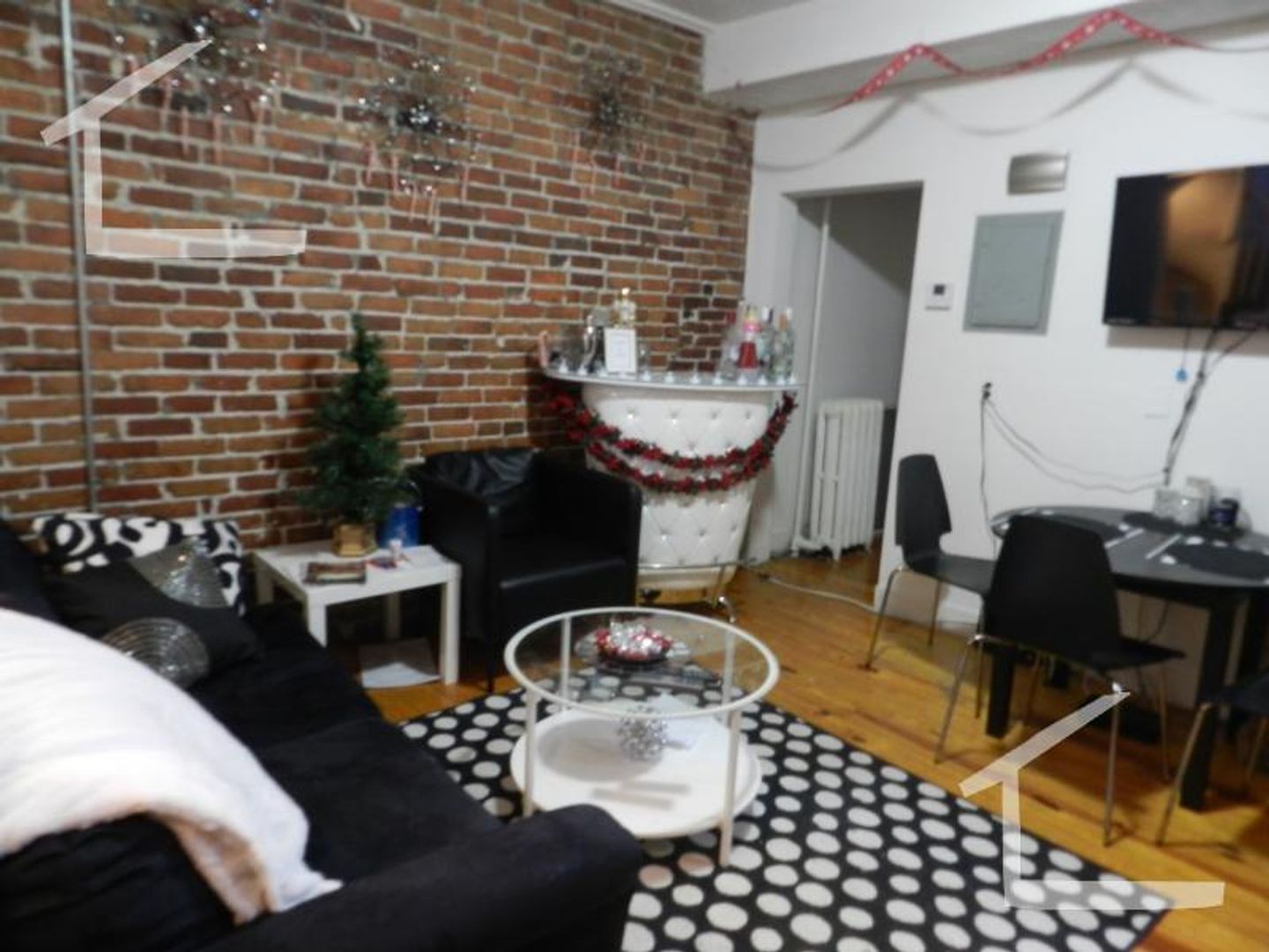 Boston Condo: 216 Hemenway St