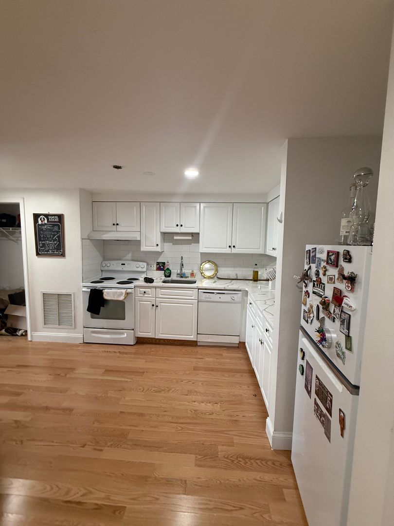 Boston Condo: 8 Glencoe St