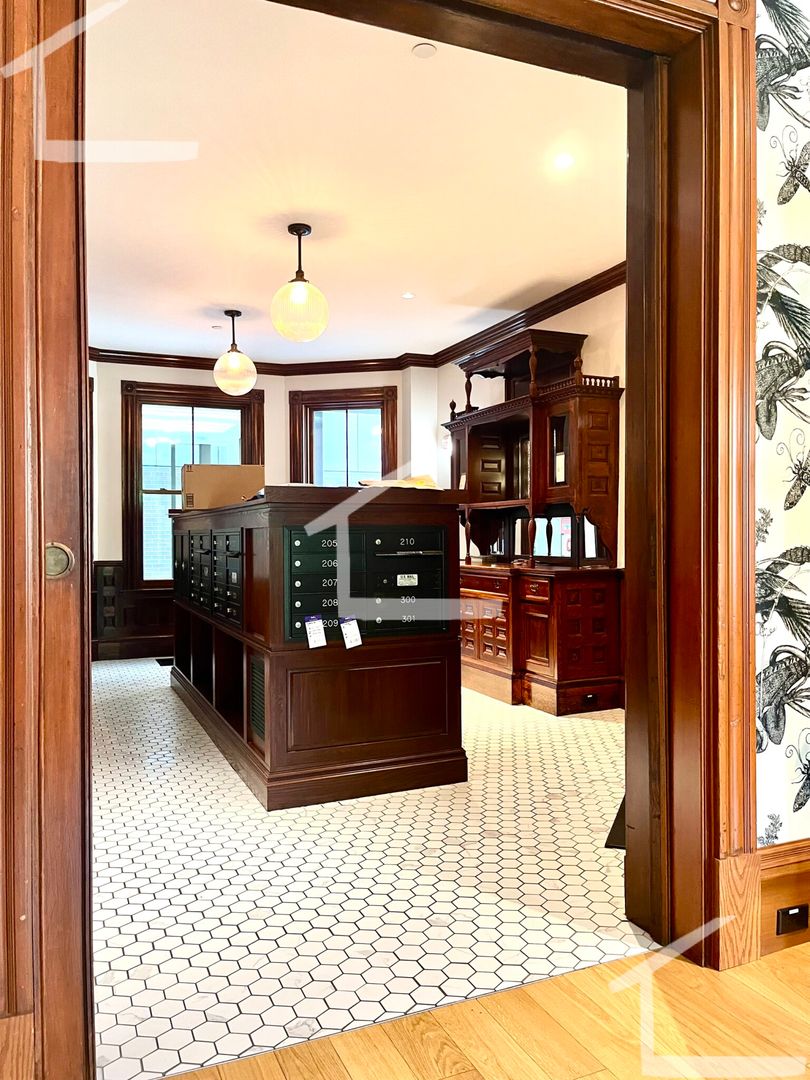 Boston (Allston) Condo: 208-83 Gardner St