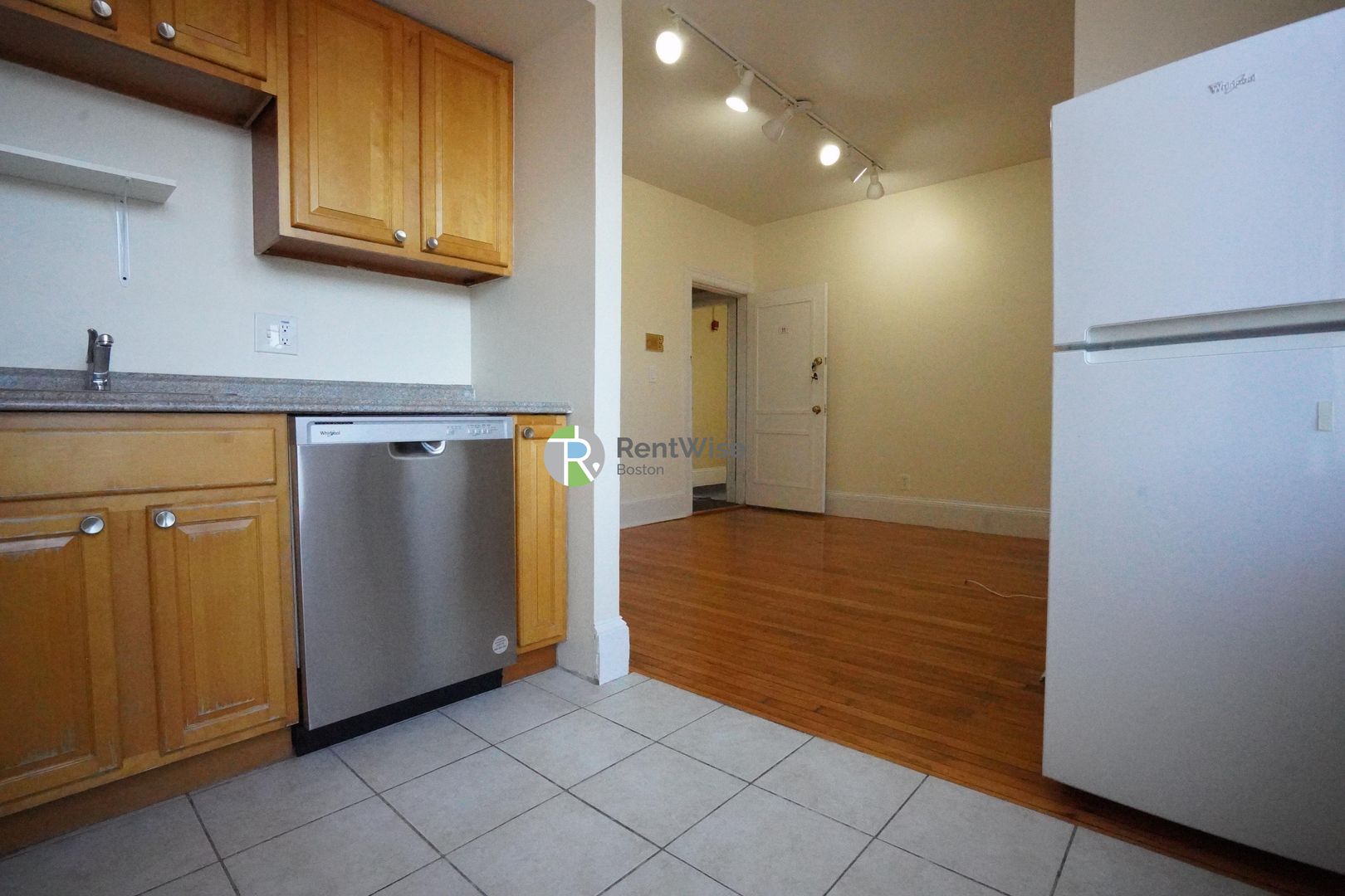 Allston Condo: 1212 Commonwealth Ave