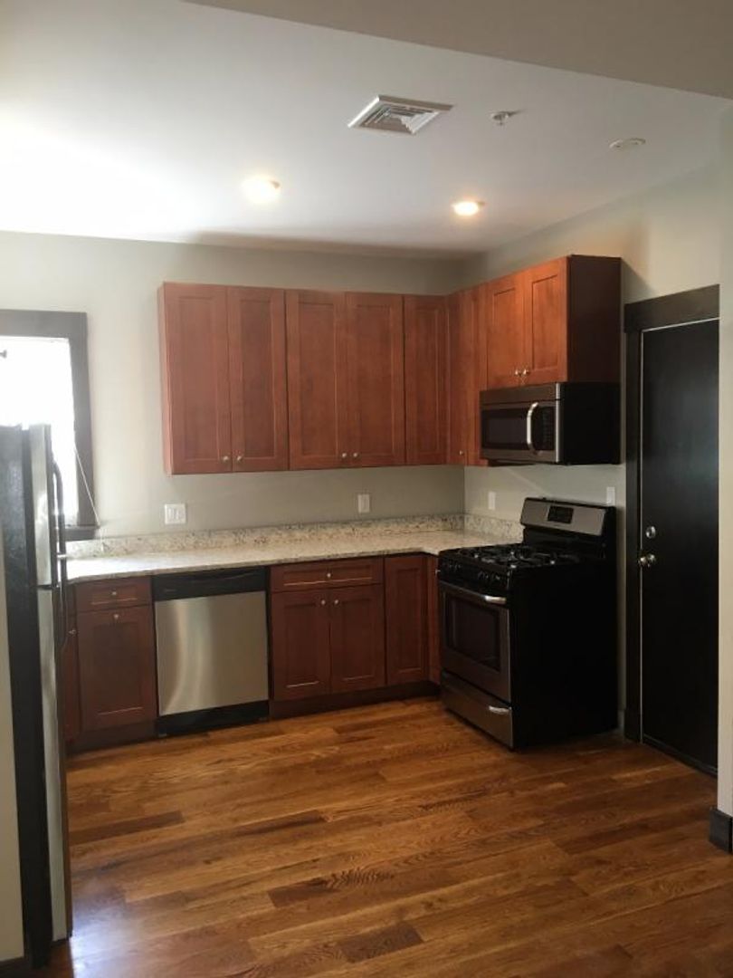 Boston Condo: 47 Creighton St.