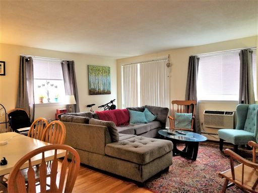 NO BROKER FEE!! NICE EXTRA LARGE BRIGHTON 2 BED - 1000+ SQ FT – photo 1