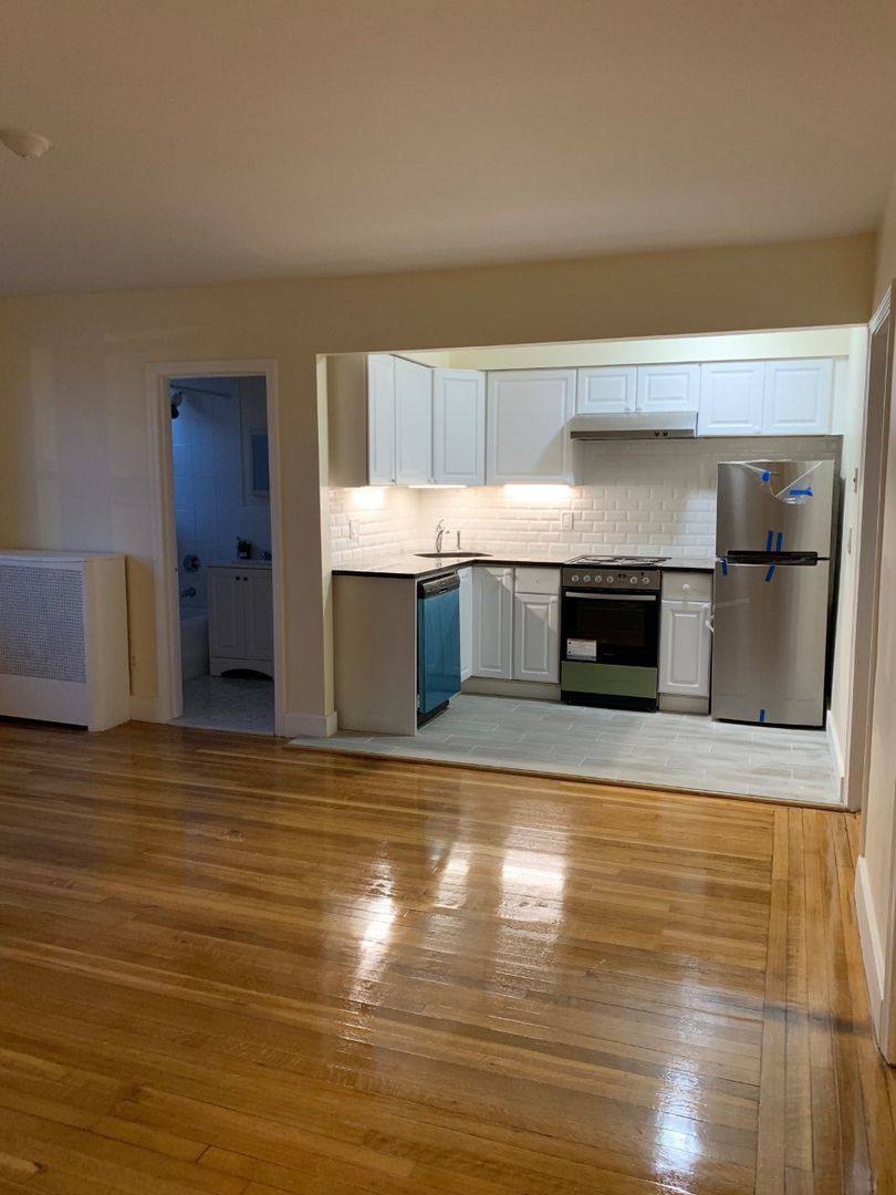 Boston Condo: 1605 Commonwealth Avenue