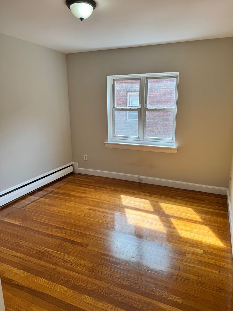 Boston House: 64 Chiswick Rd