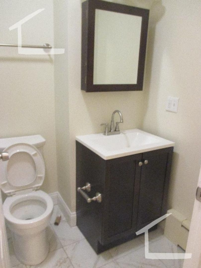 Boston Condo: 80 Fenway