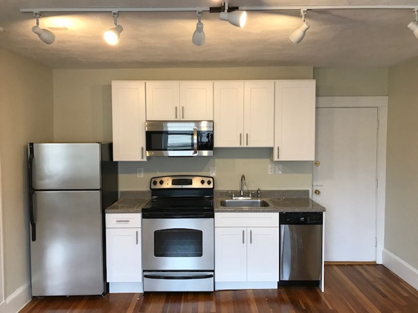 Somerville Condo: 402 Highland Ave
