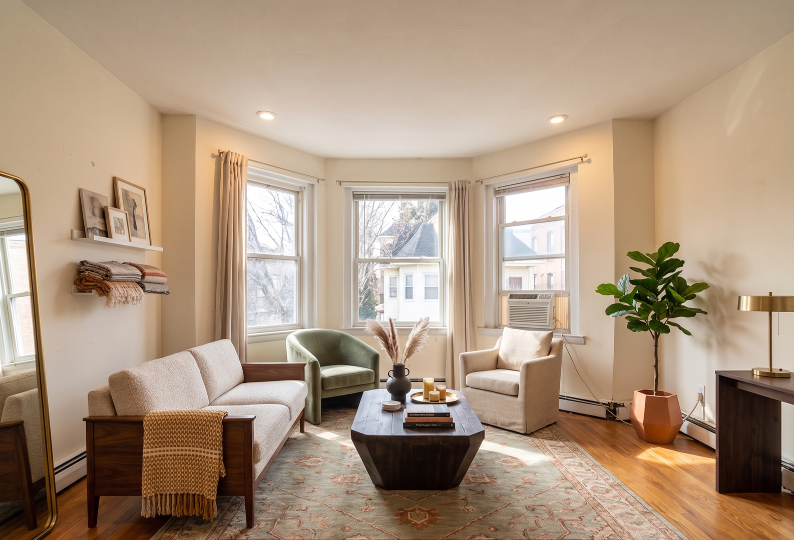 Boston Condo: 25 Chester St