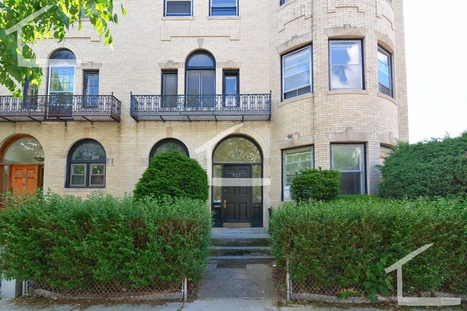 Boston Condo: 923 Beacon, #3,