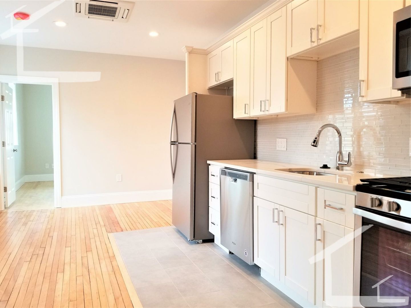 Boston Condo: 8 Gardner St