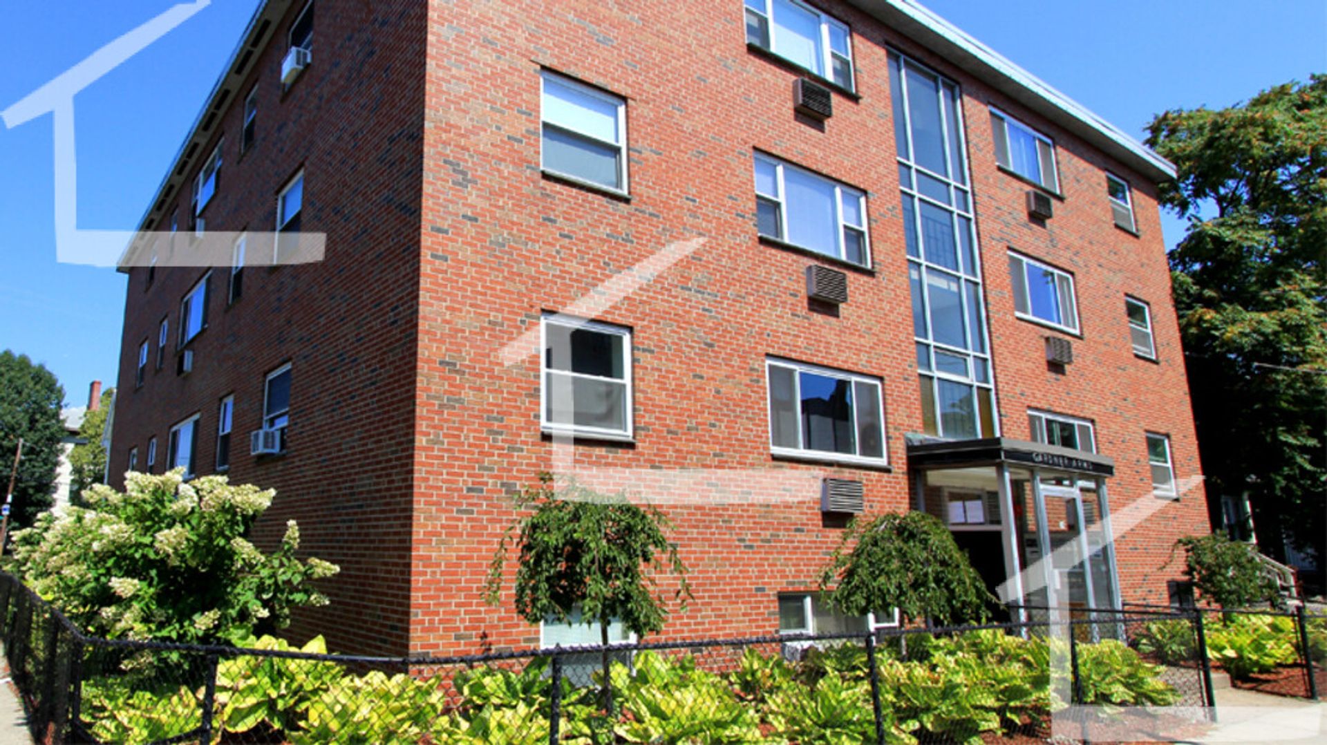 Boston House: 33 Gardner St