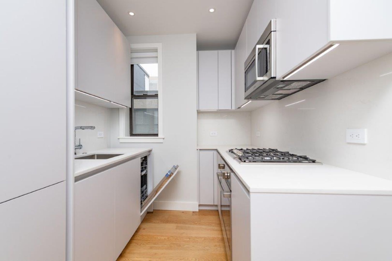 Boston House: 11 Elko St