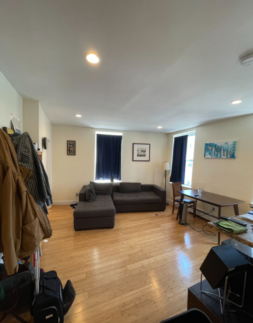 Boston Condo: 212 Maverick Street