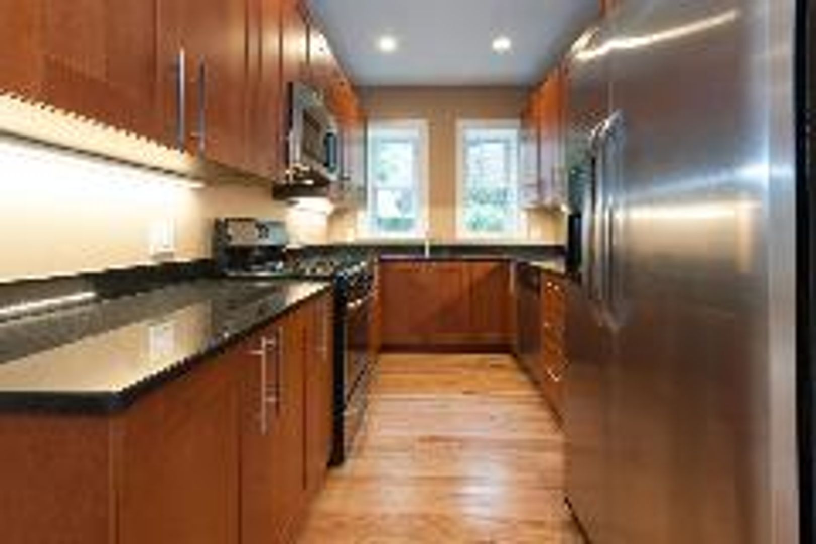 Boston Condo: 8 Lothian Rd