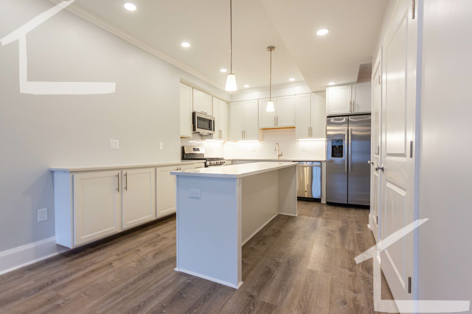Boston Condo: 121 Kenrick St
