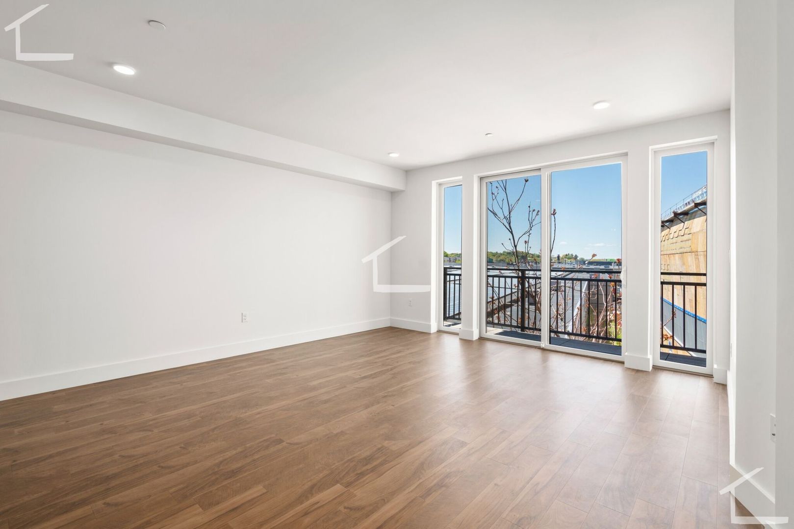 Boston Condo: 26 Hichborn Street