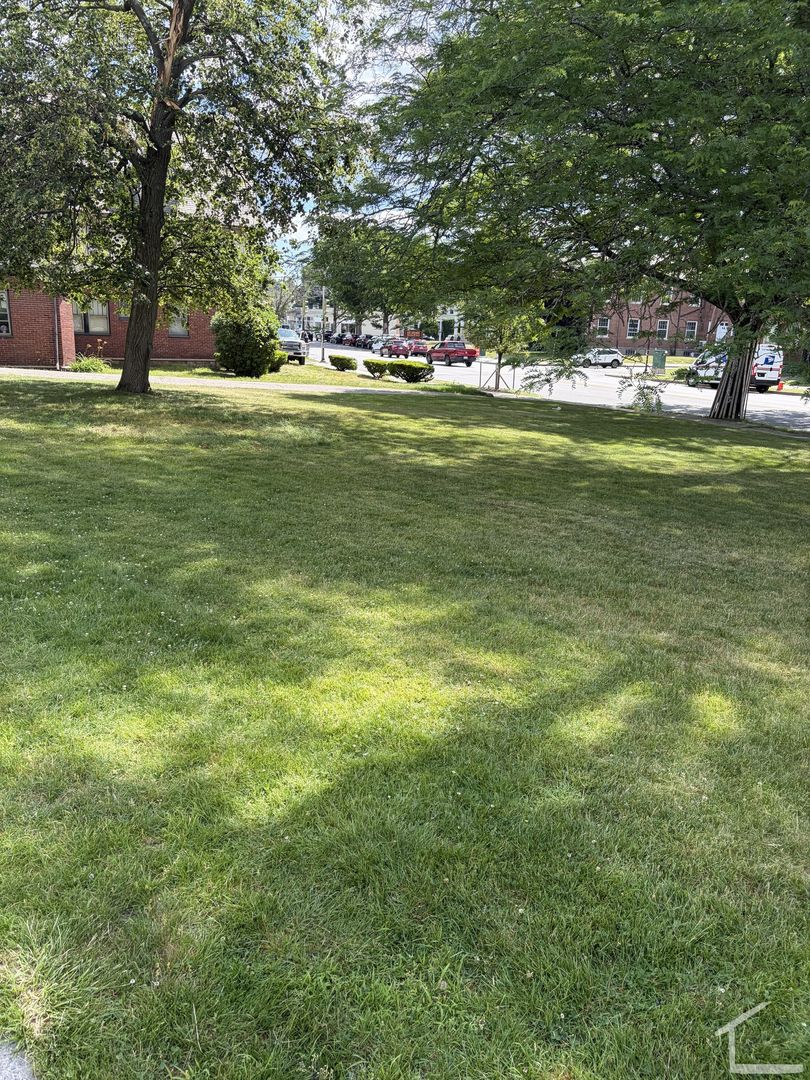 Watertown House: 92 Mount Auburn St.