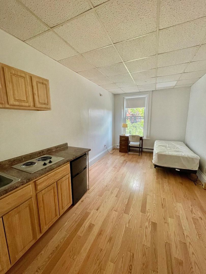 Boston Condo: 854 Beacon