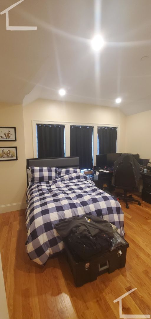 Boston Townhome: 7 Sparhawk Street