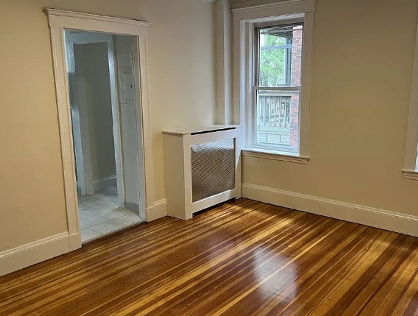 Boston (Allston) House: 14 Barrrows St