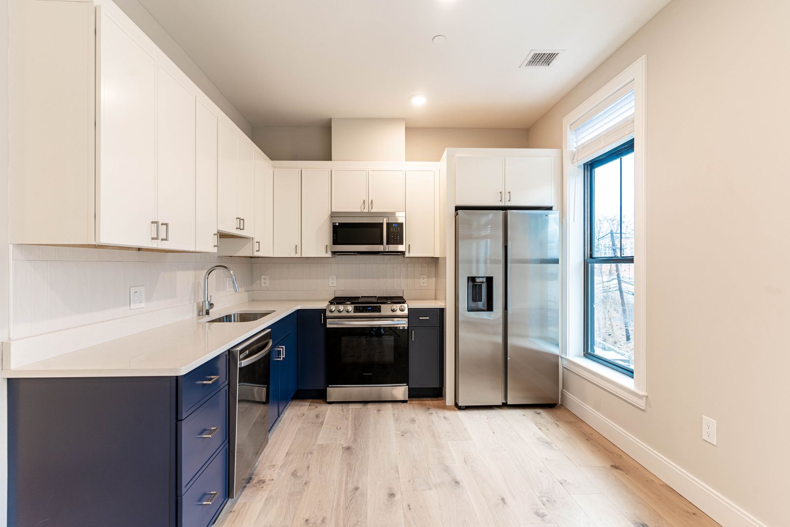 Boston Condo: 157 Everett St.