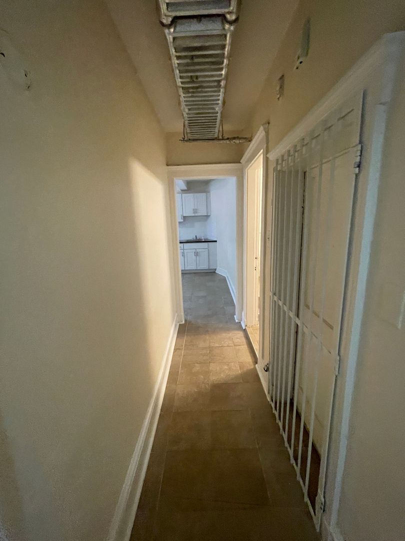 Boston House: 12 barrows st