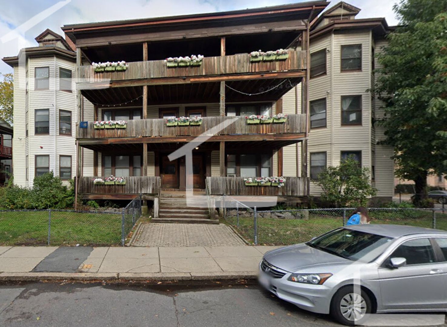 Boston House: 38 Linden St.