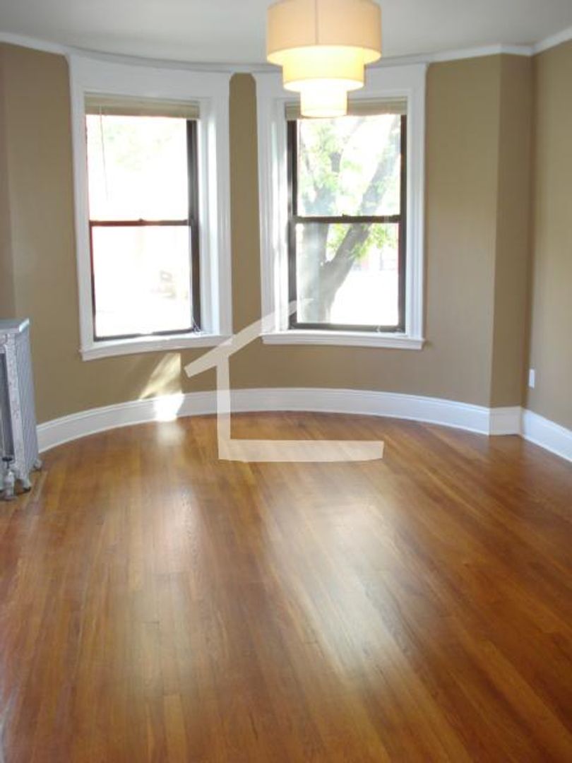 Brookline Condo: 184 Saint Paul St