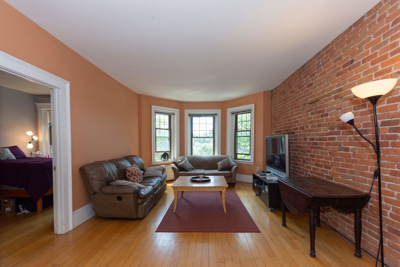 Allston Condo: 1169 Commonwealth Ave