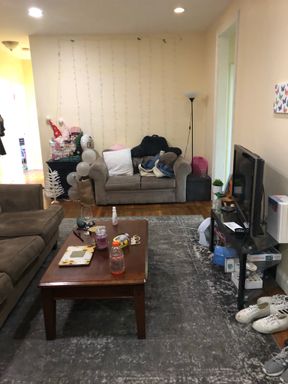 4 BED RIGHT ACROSS FROM BOSTON UNIVERSITY!! AVAIL 9/1 ~ HT/HW INCLUDED – photo 1