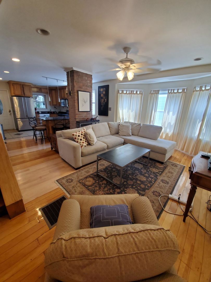 Boston Condo: 13 Holman St.