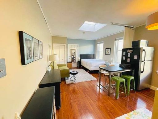 NO FEE!! Sunny studio on Commonwealth Ave. with dishwasher – photo 1