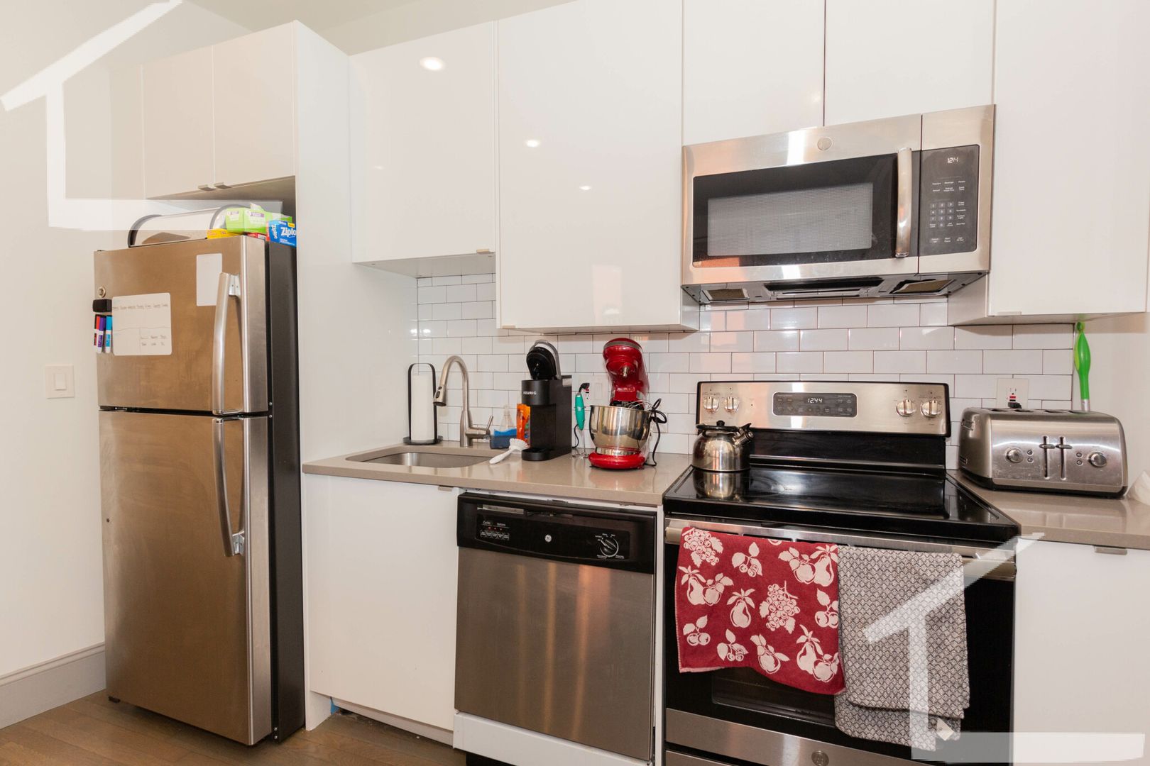 Boston House: 11 Belvidere St