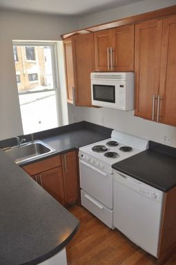 No Brokers Fee. Mission Hill Area. Available September 1. Laundry, Central Heat, Deck, Eat-in Kitchen. – photo 1