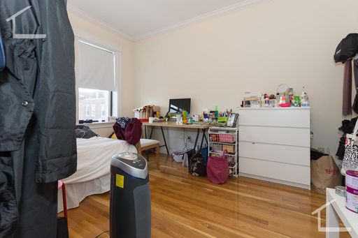 Rarely on the Market, Heat, Hot Water Included, Eat-in Kitchen, Deck, Laundry, Parking for Rent – photo 1