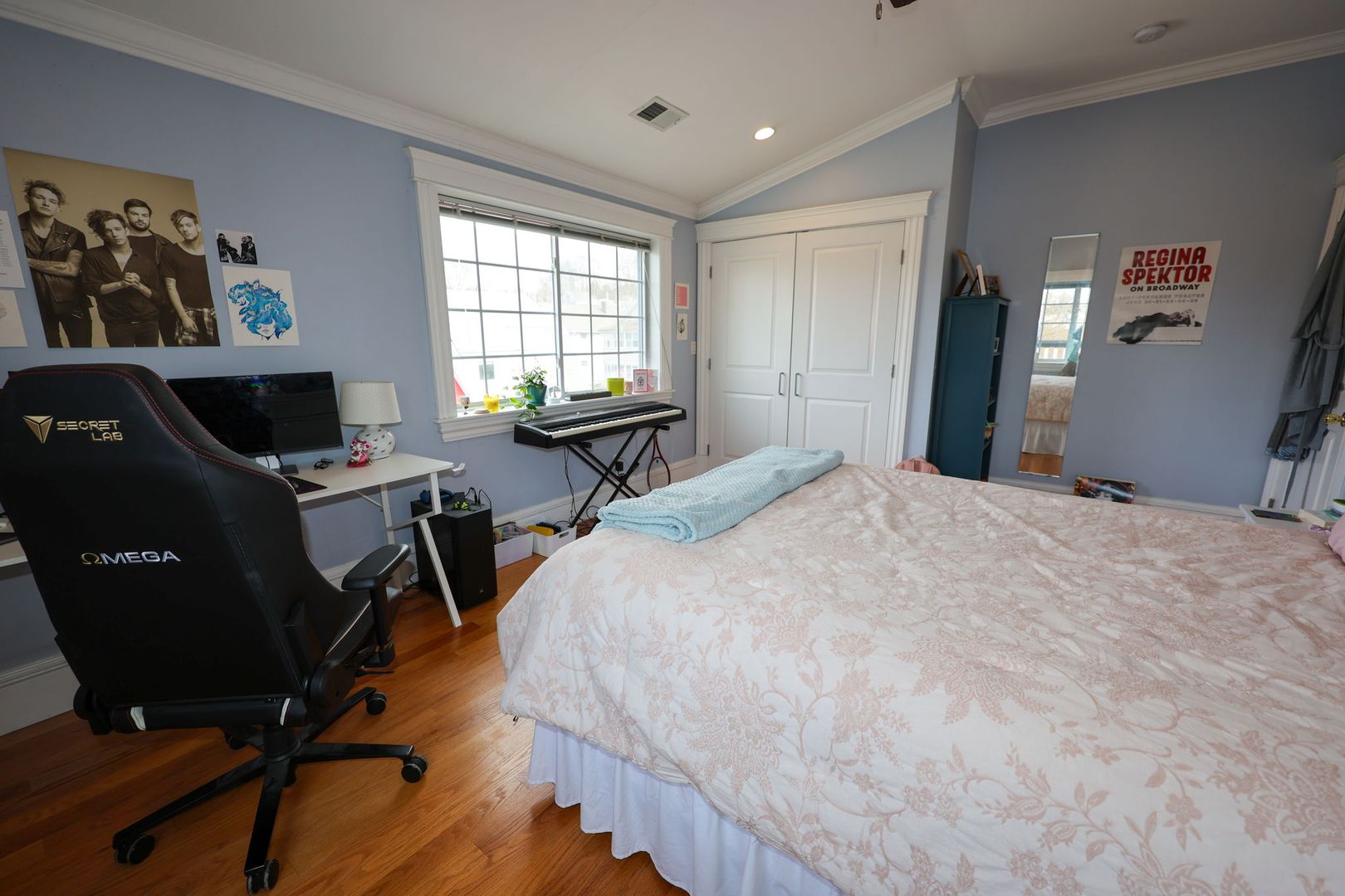 Brighton Townhome: 127 Nonantum St