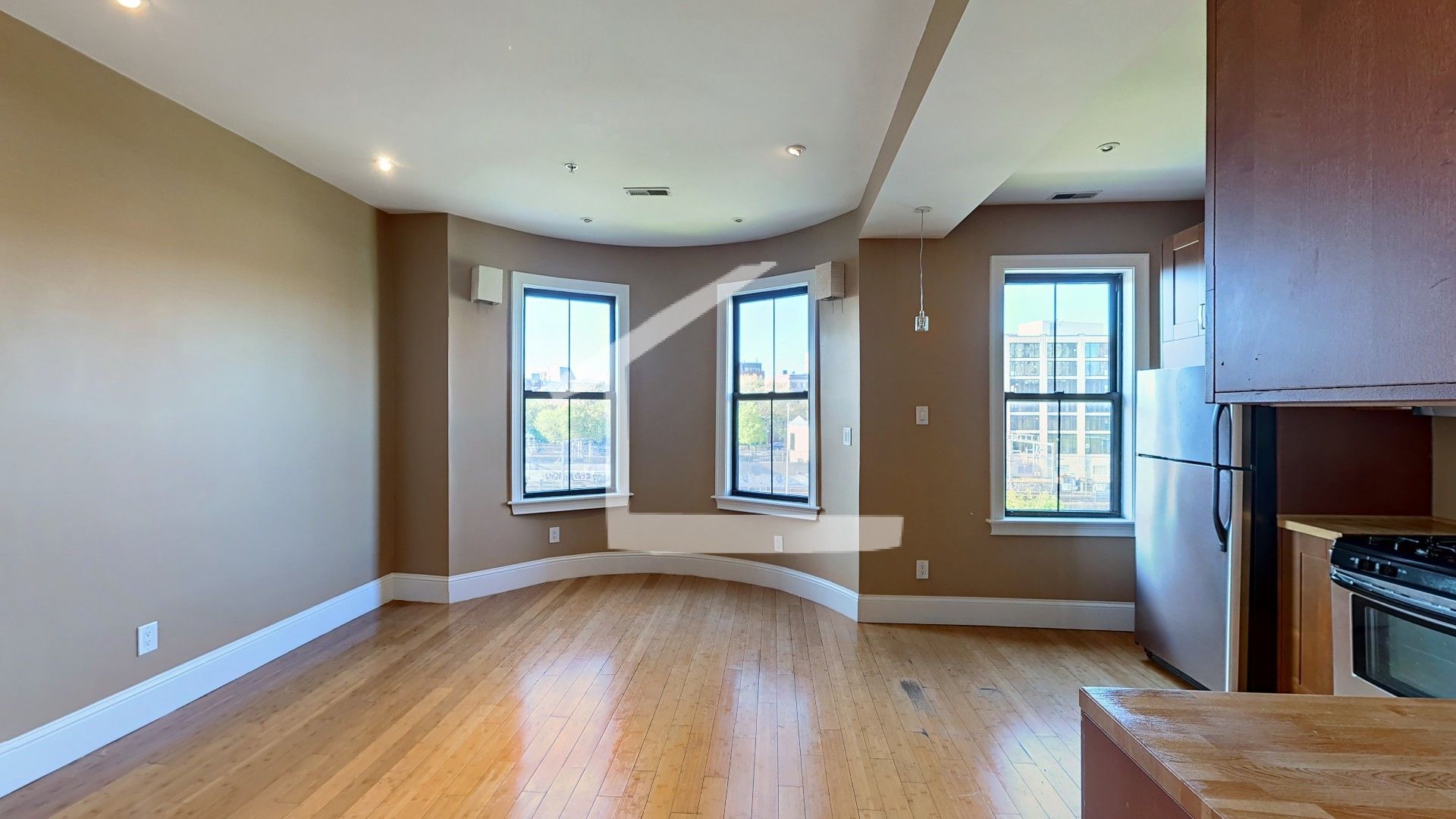 Boston Condo: 19 Cortes St