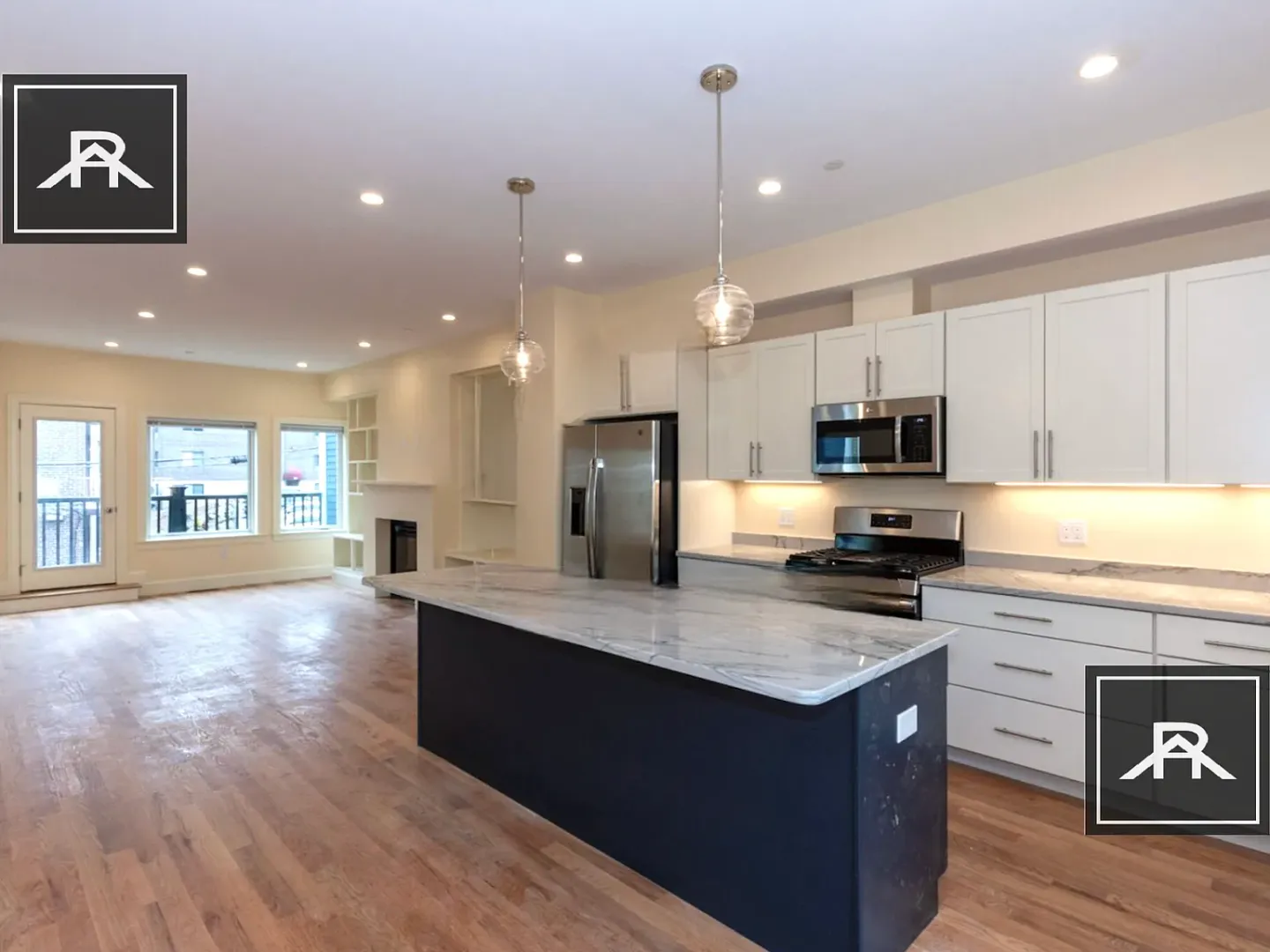 Boston Townhome: 122A Tremont St