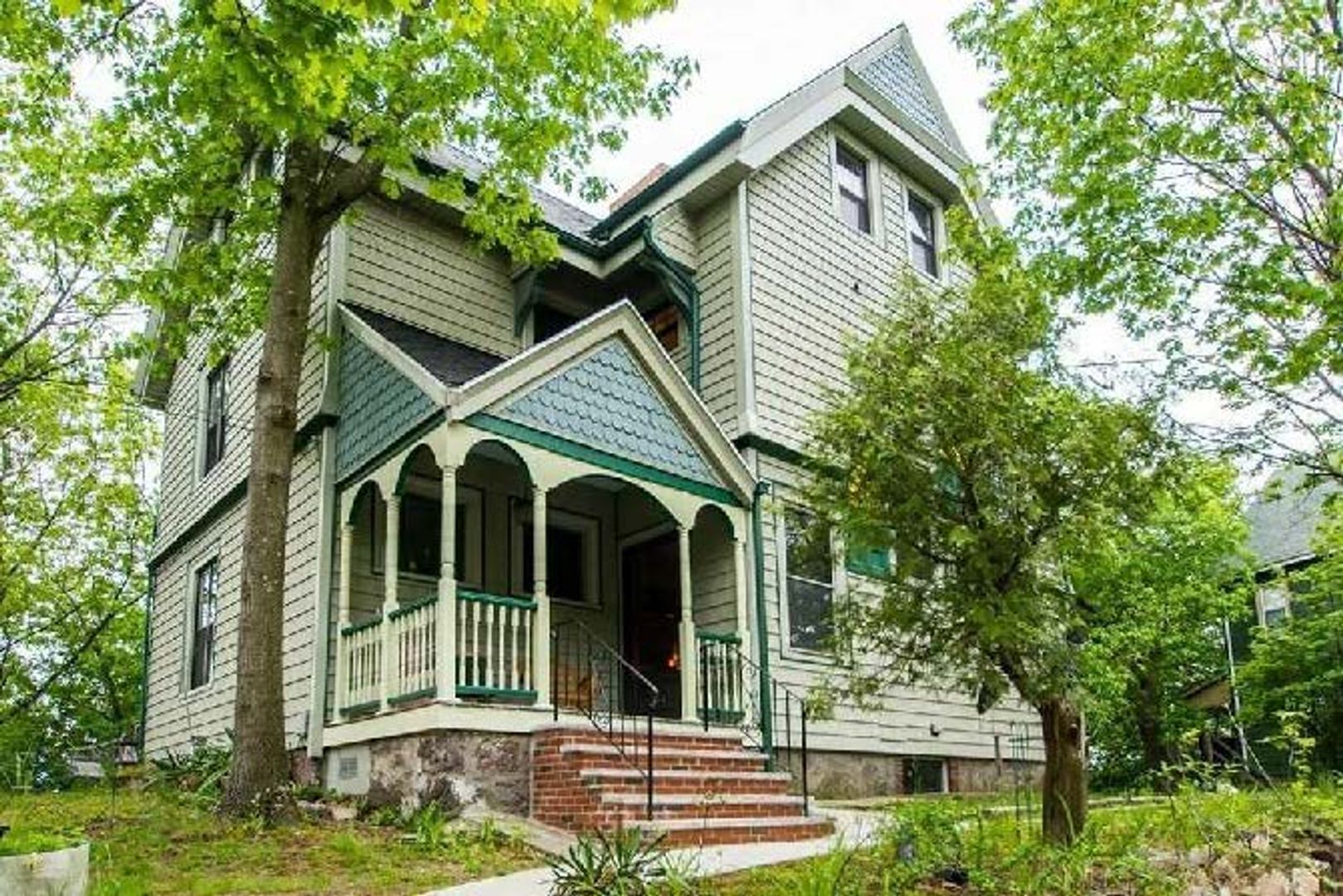 Boston (Fort Hill) House: 2-65 Beech Glen