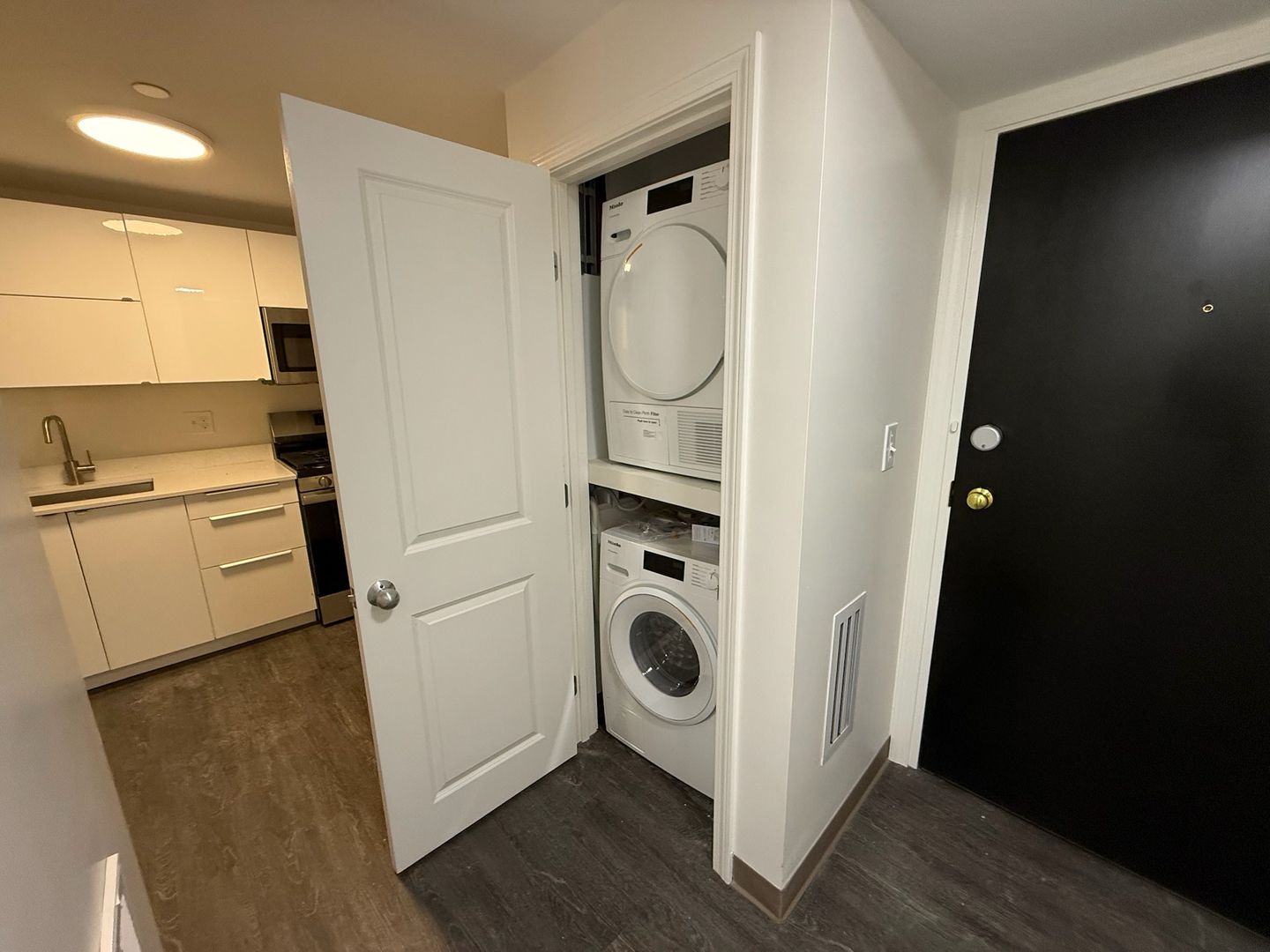 Boston Condo: 11 Darling St