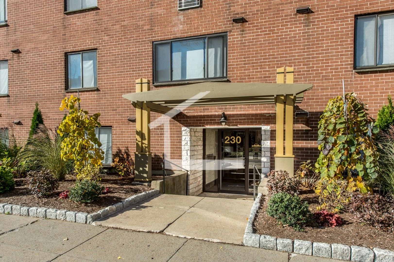 Brookline House: 222 Babcock St