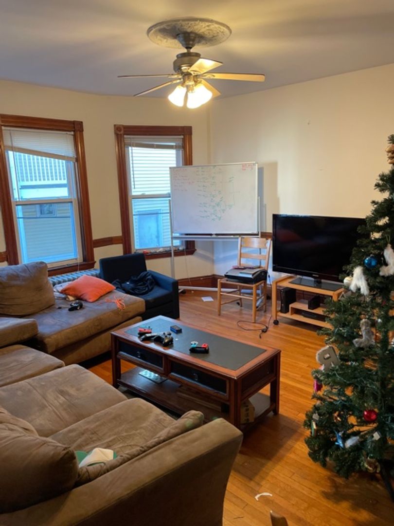 Boston Condo: 125 Calumet St